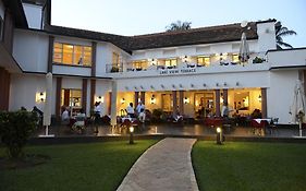 Lake Victoria Hotel เอนเทบเบ้ Exterior photo