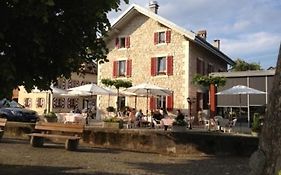 Au Boeuf Rouge Hotel Crassier Exterior photo