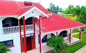Tonga Holiday Villa นูคูอาโลฟา Exterior photo