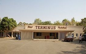 Terminus Hotel นีอาเมย์ Exterior photo