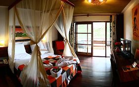 Hotel Club Du Lac Tanganyika บุจัมบุรา Exterior photo