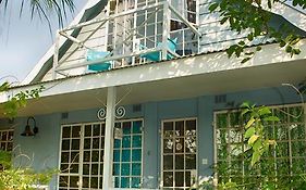 The Old House Bed & Breakfast คาซาเนอ Exterior photo