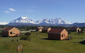 Cabanas Lago Tyndall Torres del Paine National Park Exterior photo