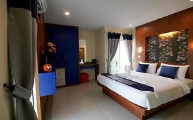 โรงแรมคาลิปโซ ป่าตอง  Patong Exterior photo