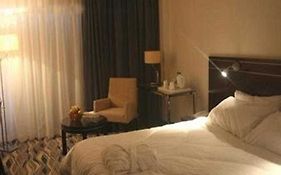 Ramada Hotel & Suites อัมมาน Room photo