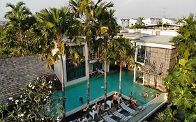 พารากอนอินน์ Hotel กรุงเทพมหานคร Exterior photo