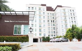 โรงแรมโรแมนซ์ บางนา  กรุงเทพมหานคร Exterior photo