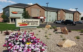 Ledgestone Hotel เวอร์นอล Exterior photo