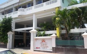 Hotel La Casona Dorada ซานโตโดมิงโก Exterior photo