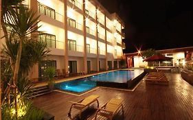 พารากอน สวีทส์ รีสอร์ท Hotel หาดจอมเทียน Exterior photo