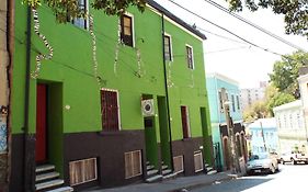 Hostal Casa Verde Limon Hostel บัลปาราอีโซ Exterior photo