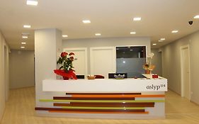 Hostal Aslyp 114 Hotel บาร์เซโลนา Exterior photo