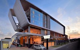 ดิ เอเทรียม โฮเต็ล แอนด์ รีสอร์ต ยอกยาการ์ต้า Hotel ยอกยาการ์ตา Exterior photo