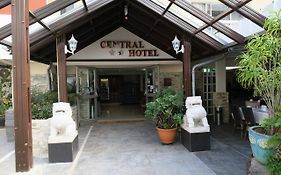 Central Hotel แซงต์-เดอนี Exterior photo