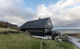 Faroeguide Bed & Breakfast ทอร์สเฮาน์ Exterior photo