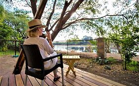 The Waterfront, Maun Bed & Breakfast Exterior photo