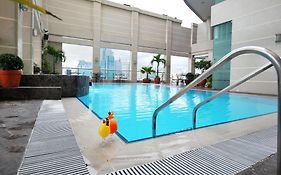 โรงแรมซิตี้ การ์เด้น มากาตี Makati City Exterior photo