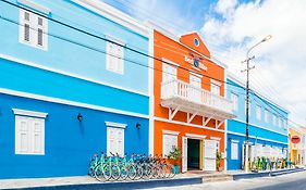 Bed & Bike Curacao Hostel วิลเลมสตัด Exterior photo