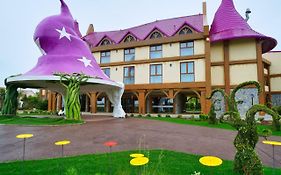 Gardaland Magic Hotel กัสเตลนูโอโว เดล การ์ดา Exterior photo