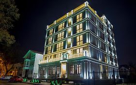 Ambassador Hotel คีชีเนา Exterior photo