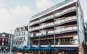 เดอะ รอยัล ยอชต์ Hotel Saint Helier Exterior photo