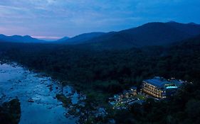 Niraamaya Retreats Samroha Athirappilly Hotel Exterior photo