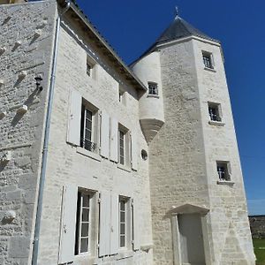 Logis De Pierre Levee Bed & Breakfast Bessines Exterior photo