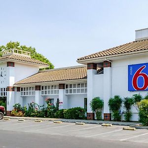 Motel 6 Oakdale, Ca Exterior photo