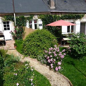 Gite Les Jardins De Terrefort Bed & Breakfast โซมูร์ Exterior photo