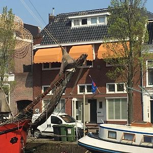 B&B Aan De Gracht ลีวาร์เดิน Exterior photo