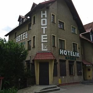 Hotelik Warmia -Pensjonat, Hostel ลิดซ์บาร์ก วาร์มิงสกี Exterior photo
