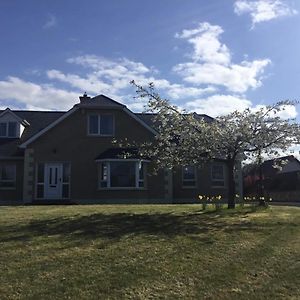 Muff Village Bed & Breakfast Exterior photo