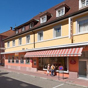 Hotel Zum Goldenen Mann ราชตัทท์ Exterior photo