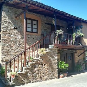 Las 3 Negrillas Guest House Toral de Merayo Exterior photo