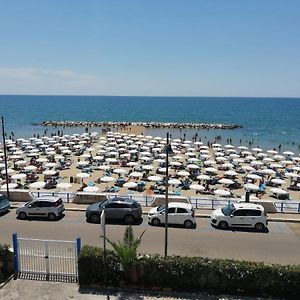 Hotel Tirreno ฟอร์เมีย Exterior photo