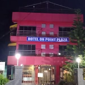 On Point Plaza Hotel มูรุด Exterior photo