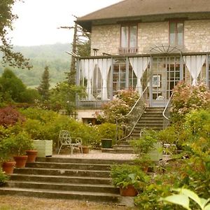 La Pluie De Roses Bed & Breakfast จีแวร์นี Exterior photo