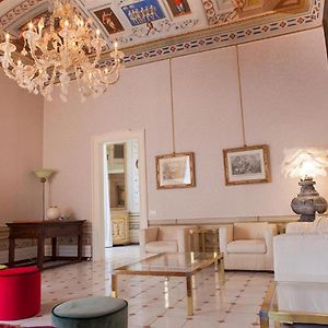 Marcheamore - Stanze Della Contessa, Luxury Flat With Private Courtyard แฟร์โม Exterior photo