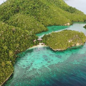 Ale Beach Togean Islands Hotel Angkayo Exterior photo