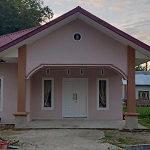 Zahra Syariah Home Stay บูกิตติงกี Exterior photo