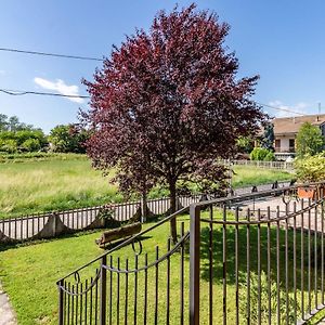 Quick Home Garden Apt Alice Castello Exterior photo