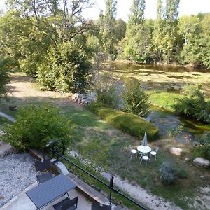 Le Moulin De Cors Bed & Breakfast Oulches Exterior photo