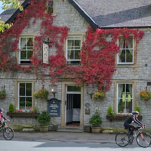 Calf'S Head Hotel คลิเธอโร Exterior photo