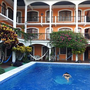 Don Luis Hostal - Sucursal Galeana - เตโกลูตลา Exterior photo