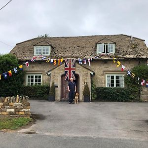 The Old School, Idbury, Ox7 6Ru Bed & Breakfast ชิปปิงนอร์ตัน Exterior photo