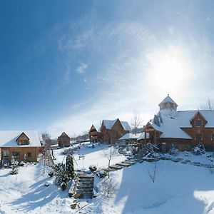 Новий Сезон Hotel วูชกา Exterior photo