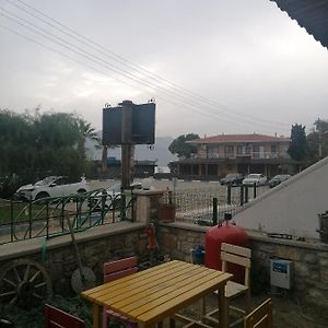 Tashan Otel โฟชา Exterior photo
