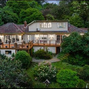 Mountain Villa In Dandenong Ranges เมาท์ดันเดนอง Exterior photo