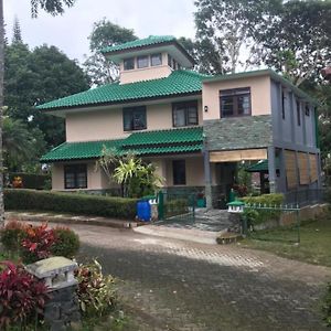 Villa Green Fresh - Bumi Ciherang - Cipanas ชิอันจูร์ Exterior photo