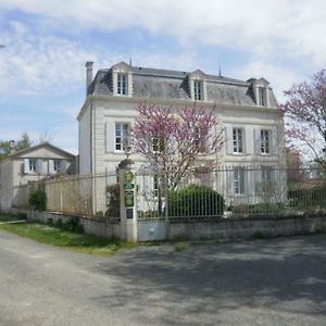 Domaine De Berthegille Hotel Sablonceaux Exterior photo